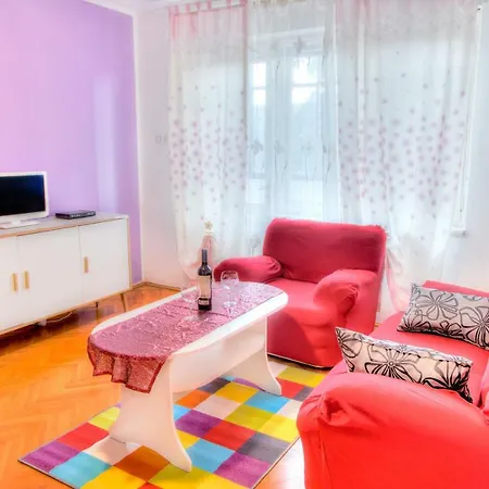 아파트 Apartman Stefanija 풀라